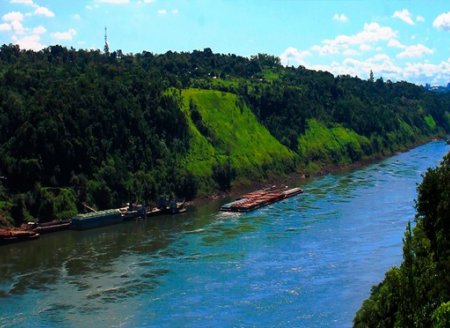 ​Navegações ficam impedidas no rio Paraná