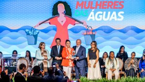 ​Pela primeira vez, Secretária de Estado recebe prêmio nacional em Brasília por atuação de excelência na piscicultura tocantinense
